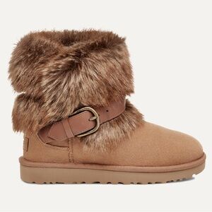 UGG CLASSIC BUCKLE MINI BLACK
FAUX FUR SHEARLING LINED BOOT US Size 8